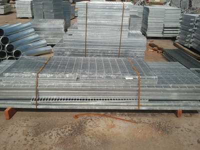 楼梯踏步板 - 楼梯踏步板厂家 - 楼梯踏步板价格 - 安平县华迪丝网制品 - 