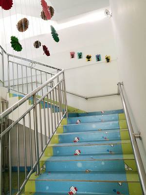 临翔区玉龙第一幼儿园 精心打造楼梯，守护幼儿安全与快乐成长